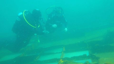 El equipo de Buceo Finisterre logr capturar imgenes subacuticas de los restos del navo