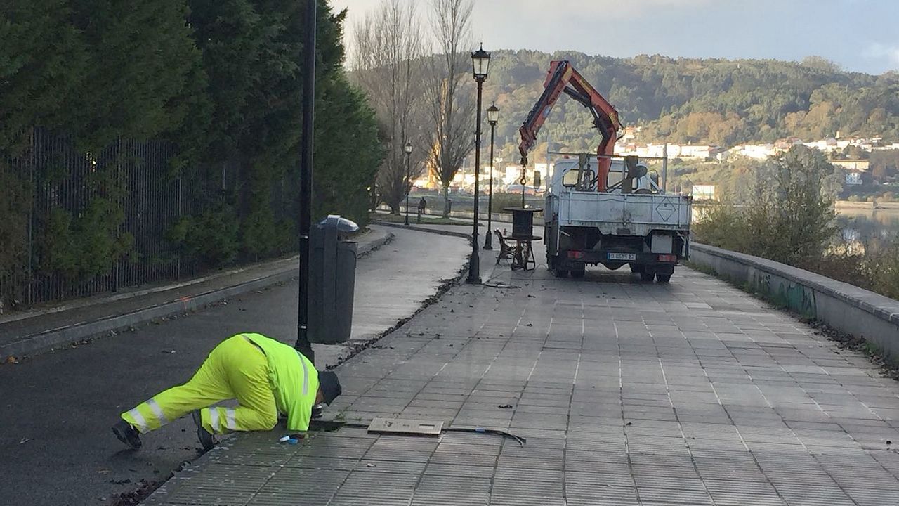 Reparan las farolas que estaban sin luz en A Malata