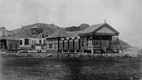 Imagen del antiguo balneario levantado en 1896 en Baiona