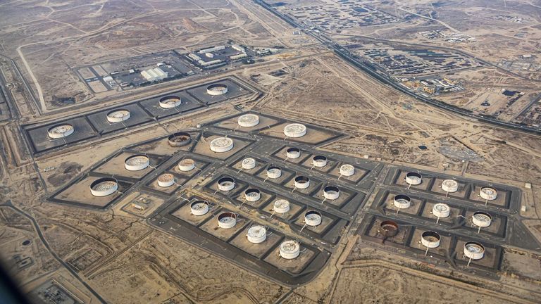 Catar advierte de que los países del Golfo podrían dejar de exportar gas y crudo en dos o tres semanas