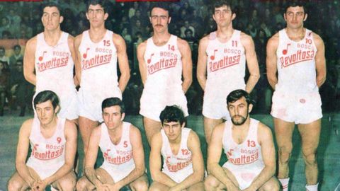 Equipo del Bosco en primera divisin en la temporada 1968-1969. De pie, de izquierda a derecha, Moreno, Seral, Rozas, Alfredo Prez y Merino. Agachados, de izquierda a derecha, Vidal, Blanch, Quique Caruncho (juvenil) y Escorial.