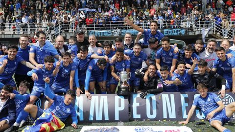El Ourense CF celebr por todo lo alto el ttulo y su ascenso a la Primera Federacin