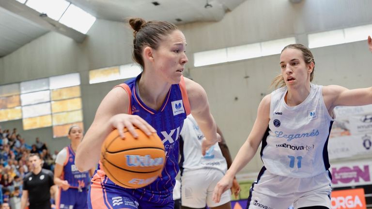Éxodo en el Baxi Ferrol, con el adiós de Joris, Daniels, Samson y Elena Rodríguez