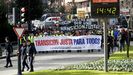 Imagen del paso de la marcha minera por Oviedo