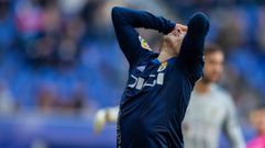 Manu Vallejo se lamenta de una ocasión durante el Oviedo-Burgos