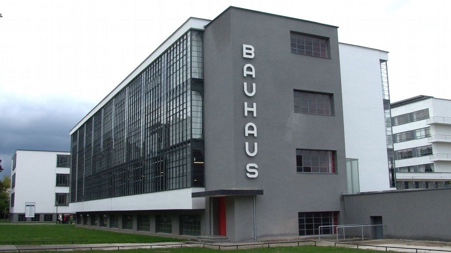 Riguroso retrato de Gropius, el visionario tras la Bauhaus