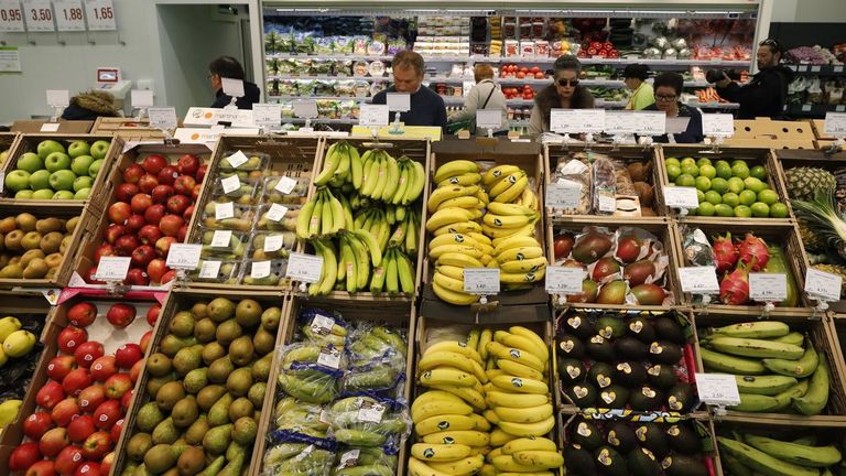 La mitad de los gallegos han tenido que reducir gastos para llegar a final de mes