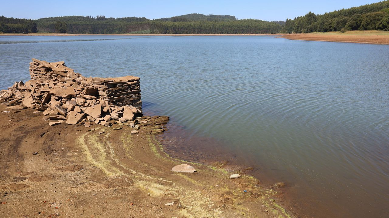 El embalse de As Forcadas, en Valdovi�o, al 45,45 % de su capacidad.
