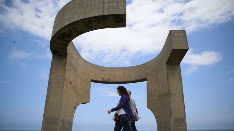 Elogio del Horizonte, de Chillida