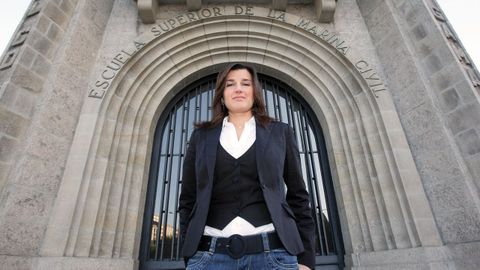 Sonia Cabado, en una imagen de archivo frente a la Escuela Superior de la Marina Civil de A Coruña