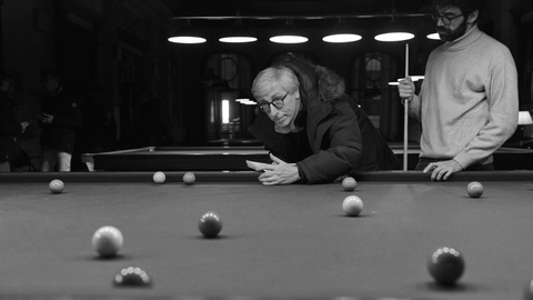 El director de cine David Trueba, durante el rodaje de �Siempre es invierno�