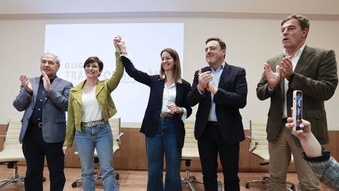 De izquierda a derecha, Jos Tom, la ministra Isabel Rodrguez, Lara Mndez, Vctor Formoso y Jos Ramn Gmez Besteiro