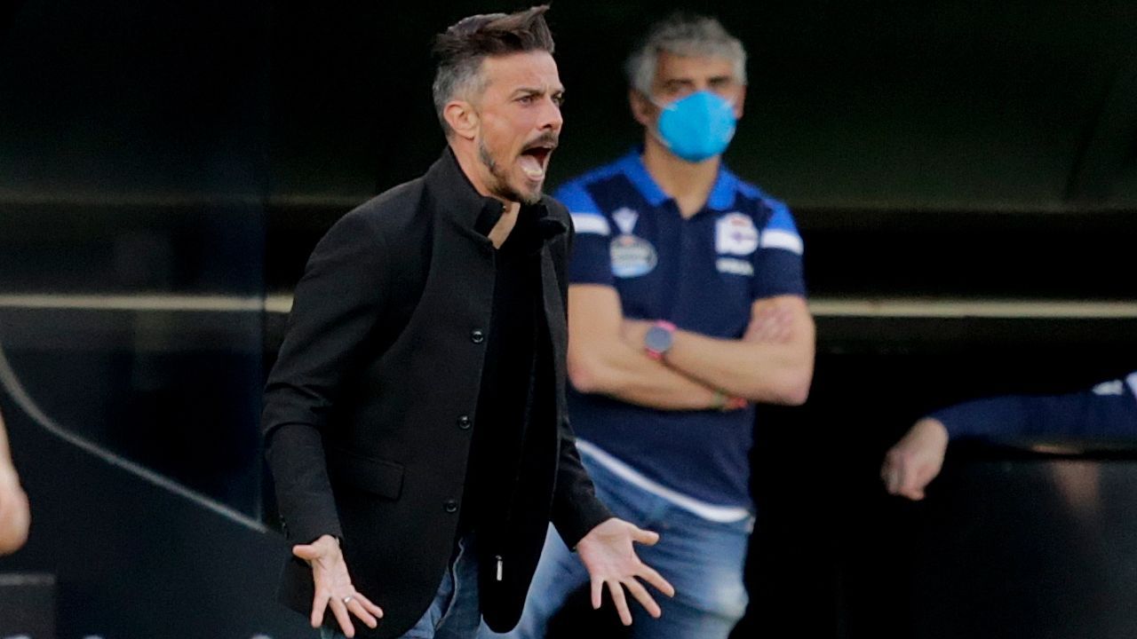 Esta temporada, aún juvenil, dio el salto al Barcelona B, en donde se  hizo indiscutible.