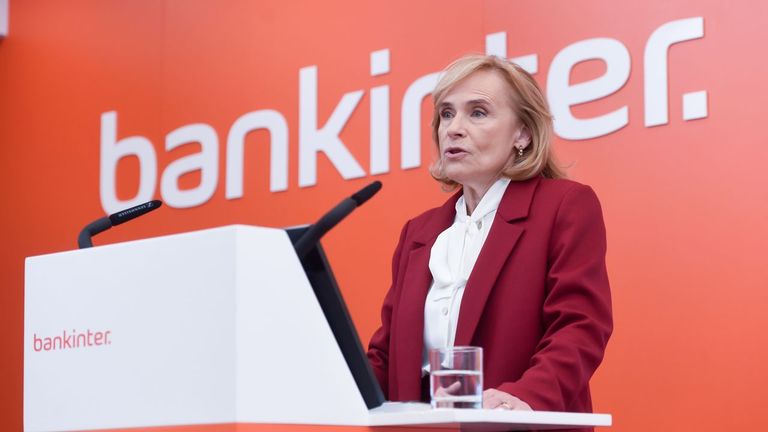 Bankinter se baja del bum del crédito al consumo ante la «inseguridad jurídica» por los límites planteados por el Gobierno