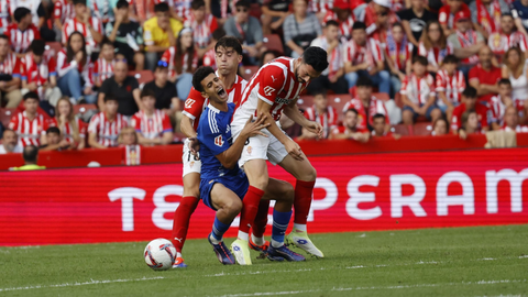 Derbi asturiano entre el Real Sporting de Gijon y el Real Oviedo en El Molin�n