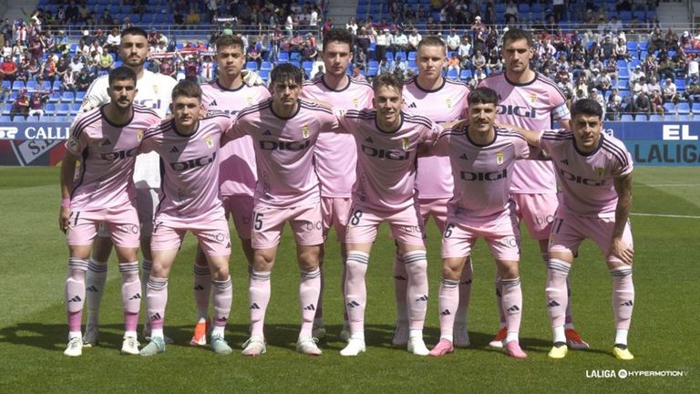Alineación del Oviedo ante el Huesca