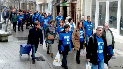Los huelguistas aportaron 300 kilos de comida al Comedor San Froiln, en Lugo