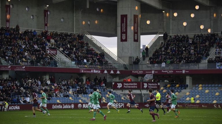 El Pontevedra su sube a la ola del play off con una campaña de socios para la segunda vuelta