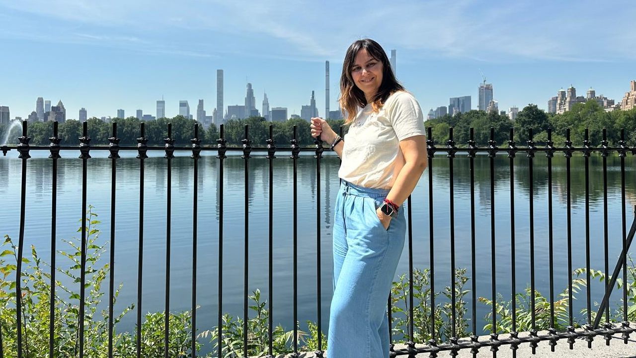 Cinco d�cadas de Maderas Argimiro.Silvana, responsable de la agencia �Tu Lugar en Galicia�, en una imagen de archivo