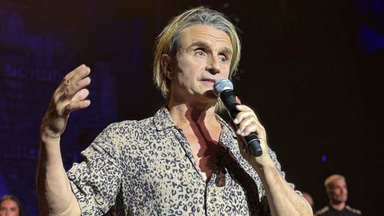 Nacho Cano anuncia una nueva versión de «Mujer contra mujer» en la voz de Gala Montes