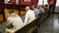 Juicio por tráfico de drogas en la Audiencia de Ourense tras el cual fueron condenados el capo Javillo y varios  de sus trasportistas,  pero fueron exonerados su mujer y su hijo. El TSXG confirma la sentencia