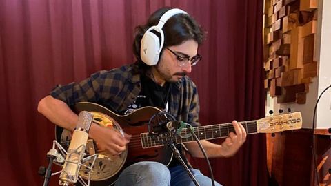Pablo Leira, en plena grabación.