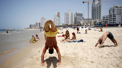 En Tel Aviv las playas estn de lo ms concurrido este domingo