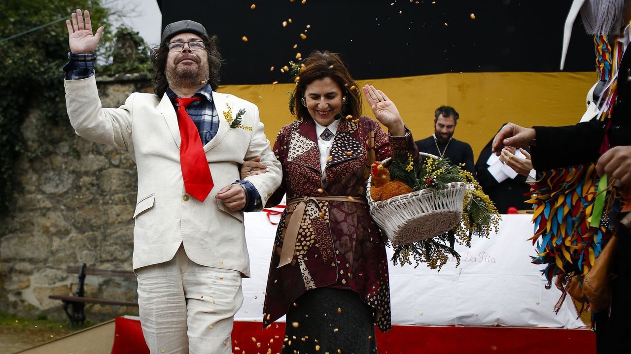 Rapaces da Tradescola fan un folin polo centro de Lugo.A Voda da Pita es el evento principal del entroido de As Eiros