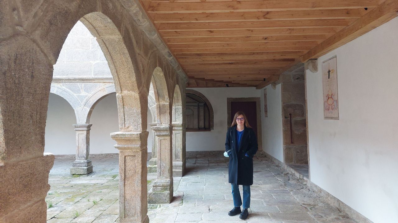 El Meco ya reina en Bendaa.El claustro rehabilitado y la arquitecta que dirigi el proyecto, Cristina Ansede