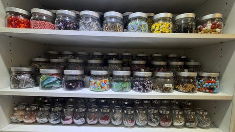 En esta tienda de Oviedo puedes encontrar bolas de todos los tama�os y colores