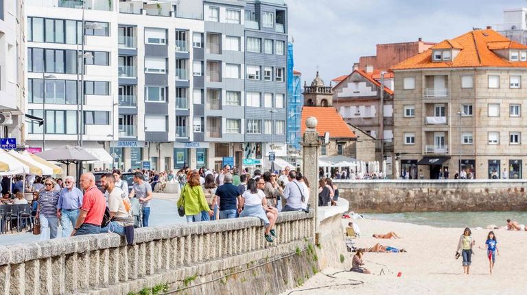 El turismo gallego aprovecha el puente del día 1 en Sanxenxo