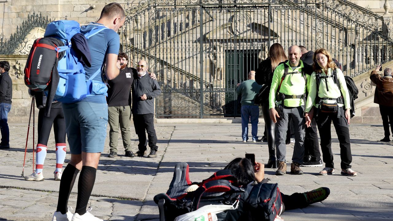 As es la casa de turismo rural La Molinera.Un grupo de peregrinos, a su llegada al Obradoiro este lunes por la tarde