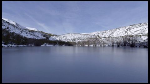 Otra vista invernal de la laguna en una imagen del documental  Tempo , de Manuel Valcrcel