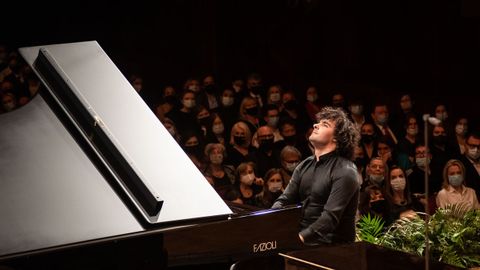 Martín García, en pleno recital en el Philharmonic Concert Hall de Varsovia durante el 18.º concurso Chopin.