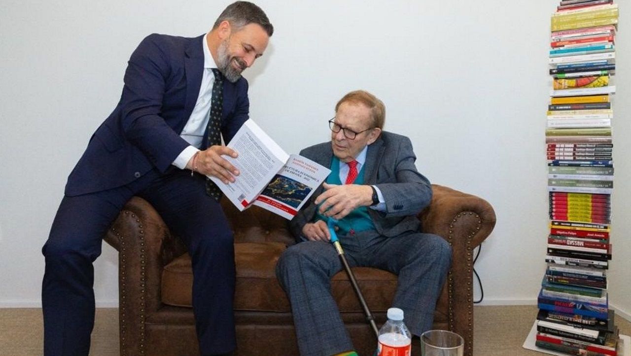 Santiago Abascal y Ramón Tamames, el pasado miércoles, tras confirmar que el exdirigente comunista va a liderar la moción de censura de Vox contra Pedro Sánchez.