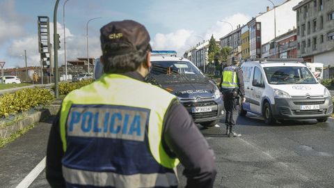 En una imagen de archivo, agentes de la Policía Nacional en un operativo de seguridad ciudadana