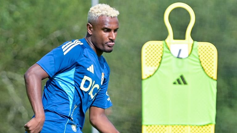 Hassan, en un entrenamiento del Real Oviedo