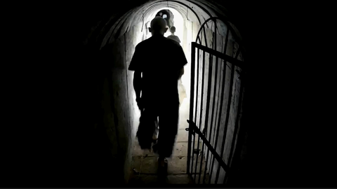 La huida del jefe de Ham�s por un t�nel con su familia