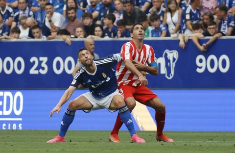 Borja Bast�n y Cote en el derbi asturiano