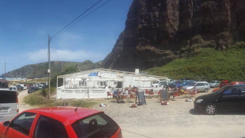 Restaurante Mari Mar, en la playa de Xag�