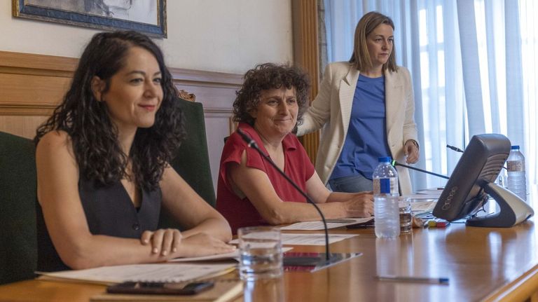 La alcaldesa de Santiago rechaza ahora el proyecto de Fly2Galicia por su conexión con Israel