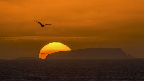 Puesta de sol sobre las Illas Sisargas (Malpica)