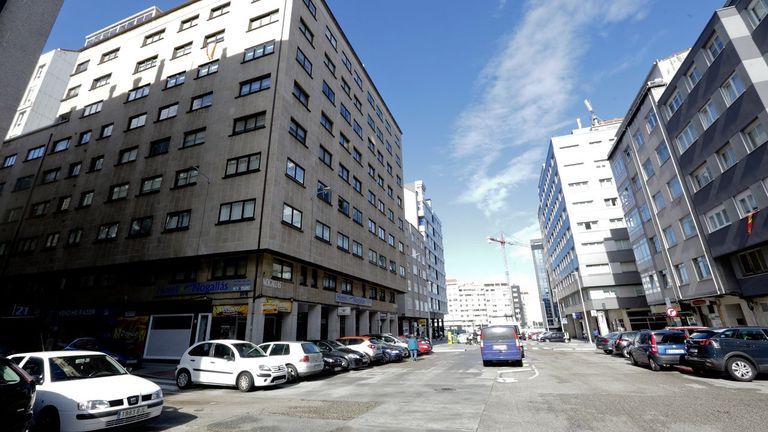 El doctor Cuadrado y su familia vivían en el edificio de la izquierda, muy cerca del estadio de Riazor