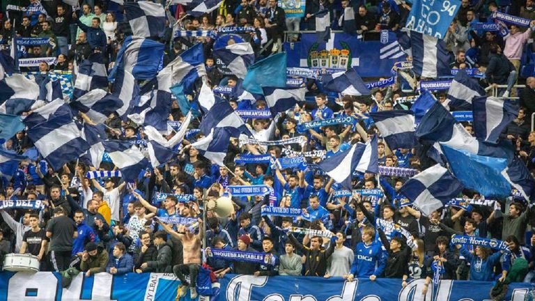 El Fondo Norte del Carlos Tartiere, durante el Oviedo-Atlético