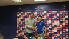 Michu y Juanjo Nieto durante la presentaci�n del nuevo lateral carbay�n