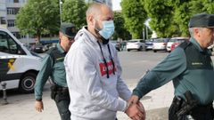 J. A. B. M., condenado por abusar sexualmente de un nio de 13 aos, llegando este jueves a la Audiencia Provincial de Lugo
