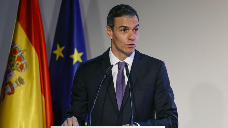 El avión en el que viajaba Sánchez aterriza en Turquía debido a una incidencia técnica