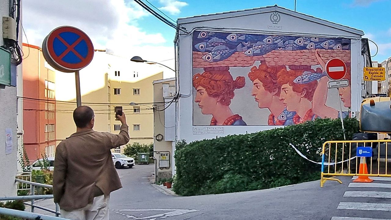 Outes volvi a celebrar la romera de San Campio!.Mural realizado por el artista Miguel Peralta en una medianera de la calle San Antonio 