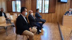 De izquierda a derecha: Reguera, Liñares y Tutor, sentados en el banquillo de los acusados de la Audiencia Provincial de Lugo este miércoles.