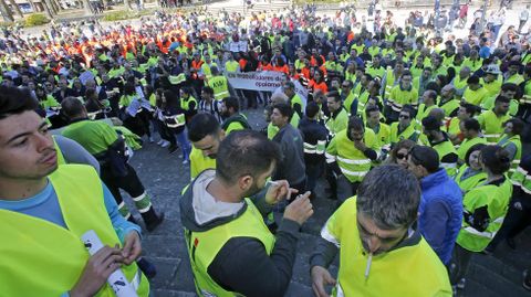 Protesta de los trabajadores de Ence en la Diputación de Pontevedra